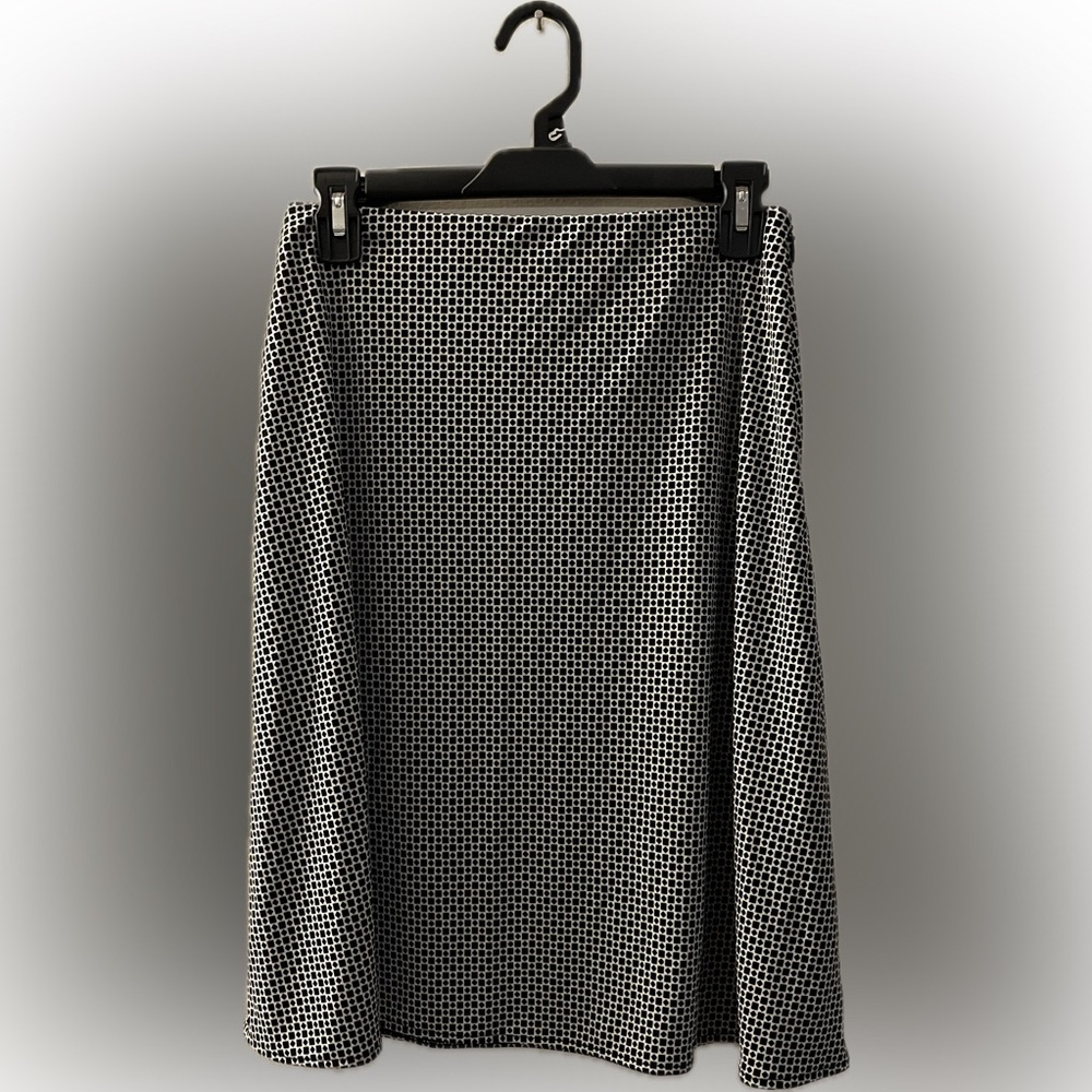 Jones New York Black and White Patterned Midi Skirt